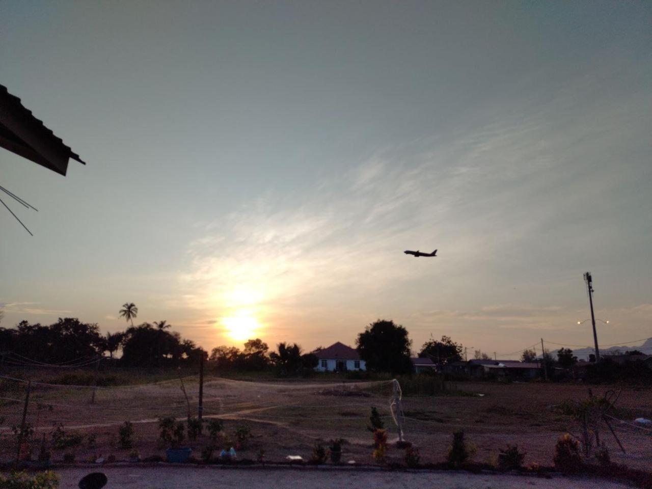 Motel Funduq Al Busyra Pantai Cenang  Exteriér fotografie